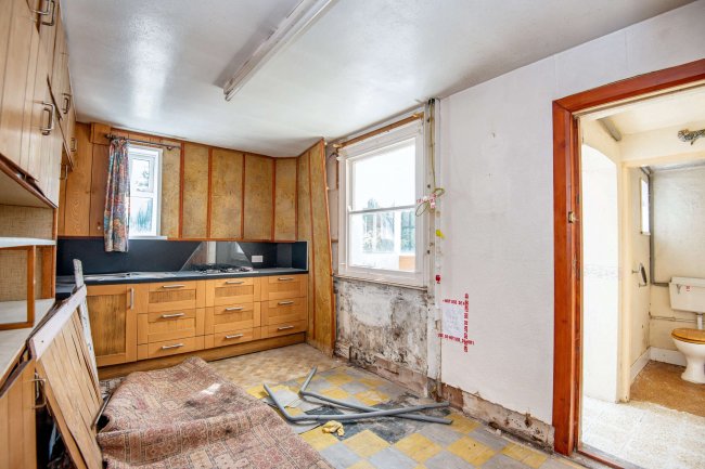 Burmax, Thorne Road, Hatfield, DN7 6EN 1