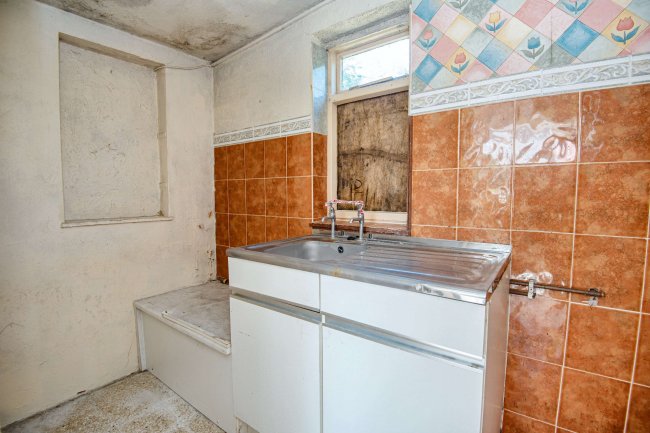 Burmax, Thorne Road, Hatfield, DN7 6EN 1