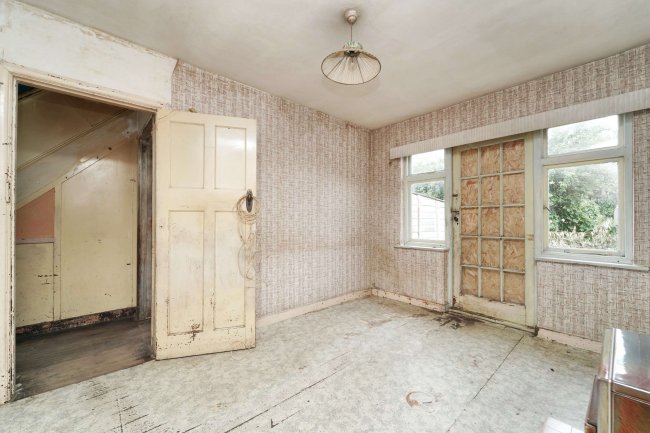 580 Bath Road, Taplow, Maidenhead SL6 0PE 6