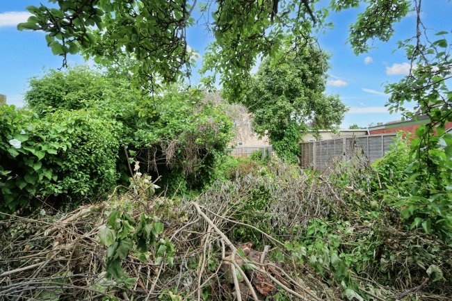 580 Bath Road, Taplow, Maidenhead SL6 0PE 6