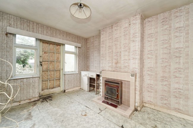 580 Bath Road, Taplow, Maidenhead SL6 0PE 6