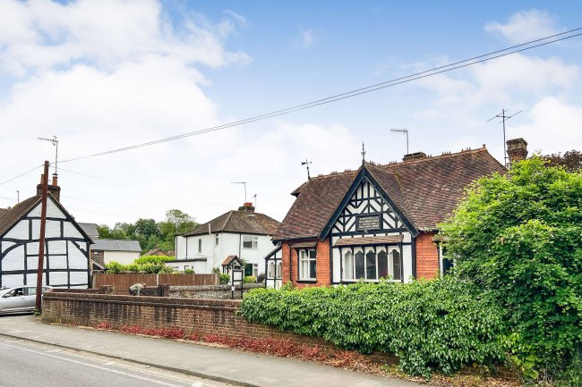 Pixham Annex, Pixham Lane, Dorking RH4 1PQ 5