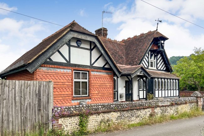 Pixham Annex, Pixham Lane, Dorking RH4 1PQ 5