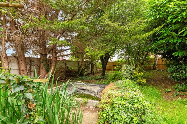 26 Whitefoot Lane, Bromley, Kent, BR1 5SJ 2