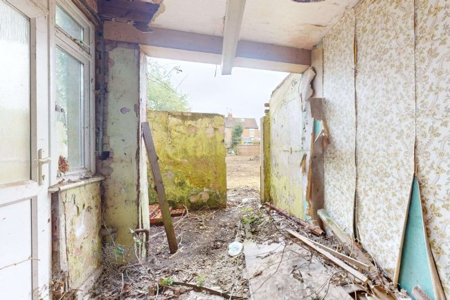 33/35 Forlease Road, Maidenhead SL6 1RX 3