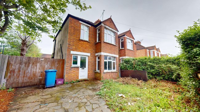 33/35 Forlease Road, Maidenhead SL6 1RX 3