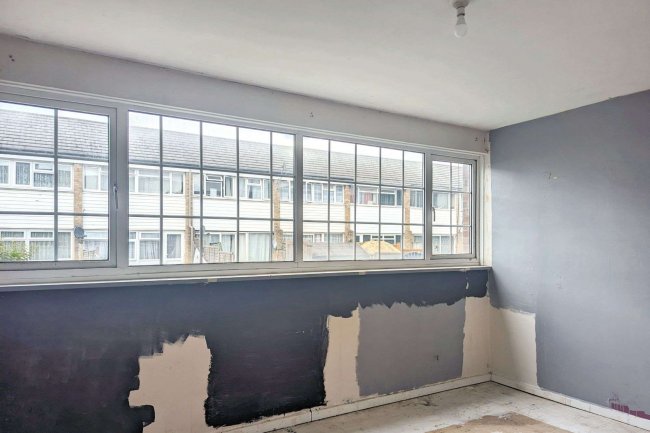 37 Strathmore Road, Croydon CR0 2JP 1