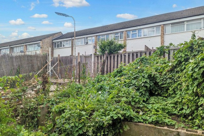 37 Strathmore Road, Croydon CR0 2JP 1