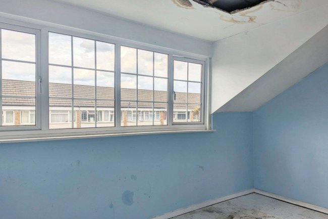 37 Strathmore Road, Croydon CR0 2JP 1