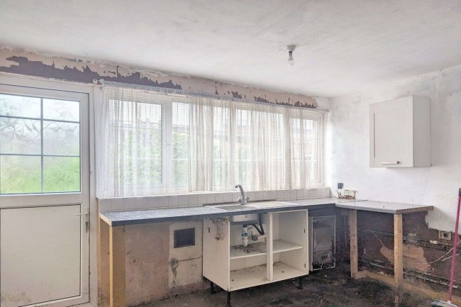 37 Strathmore Road, Croydon CR0 2JP 1