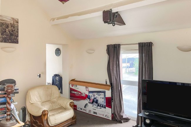 5 Main Road, Maryport Cumbria CA15 8DH 8