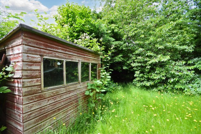 6 Denham Close, Denham, Uxbridge, Buckinghamshire, UB9 4EE 1