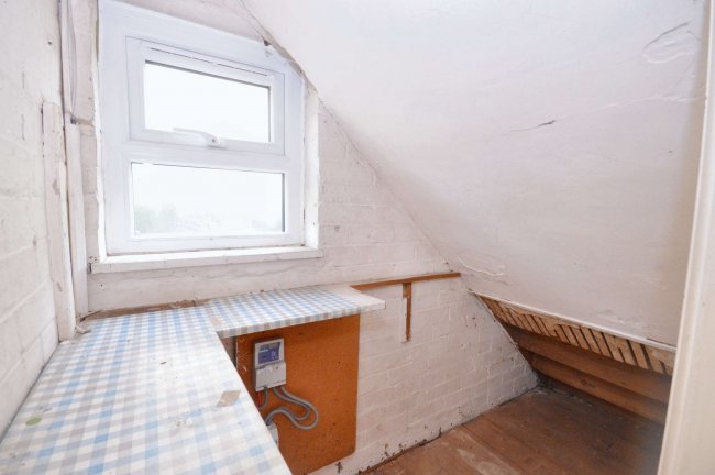 6 Denham Close, Denham, Uxbridge, Buckinghamshire, UB9 4EE 1