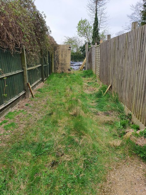 Ex-Water Tower Land rear 18 Bovewell Oxford, OX27 7JB 5