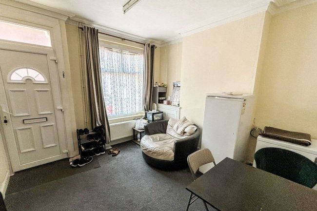 74 Hartington Road, Leicester, LE2 0GN 6