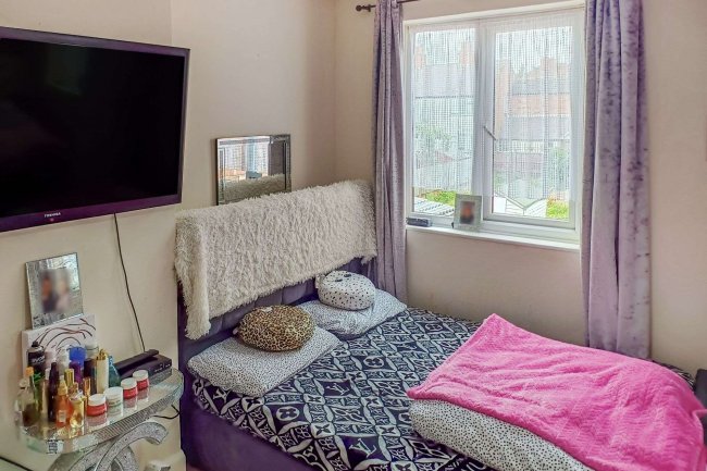 99 Fairfax Road, Leicester, LE4 9EL 5