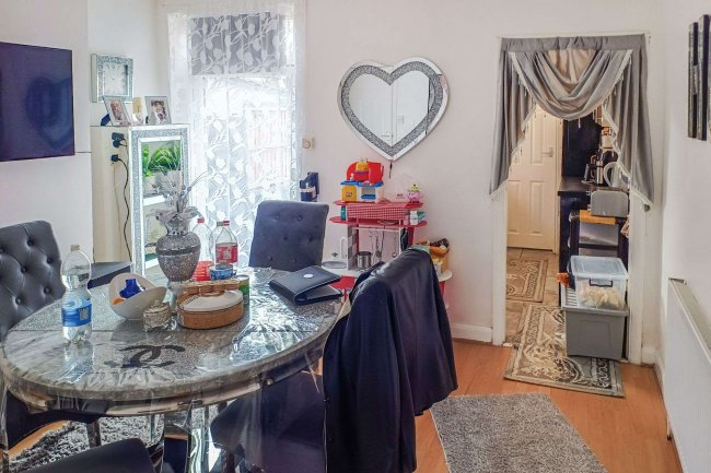 99 Fairfax Road, Leicester, LE4 9EL 5