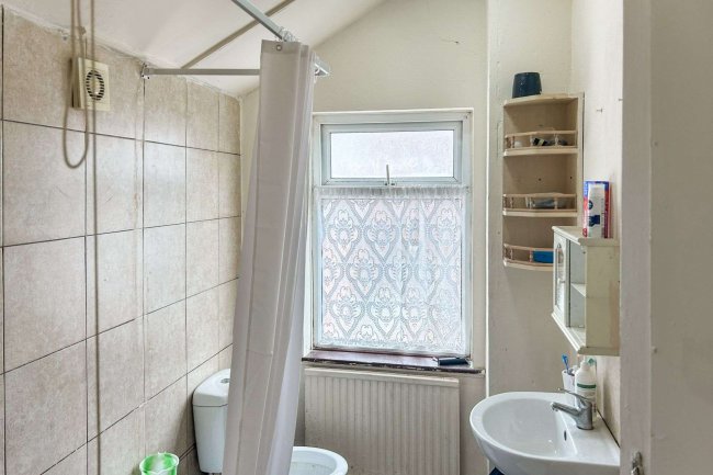 12 Bardolph Street, Leicester, LE4 6EF 7