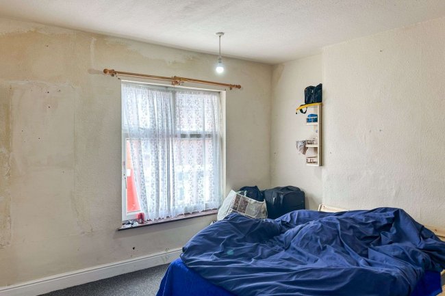 12 Bardolph Street, Leicester, LE4 6EF 7