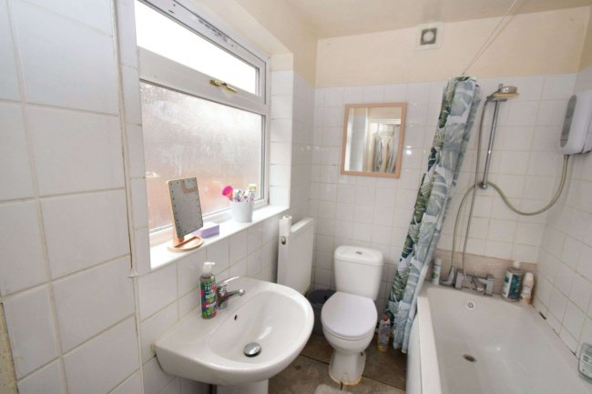 28 Olphin Street, Leicester, LE4 5HE 6