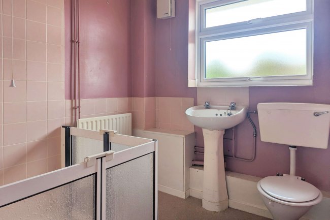 34 Lent Green Lane, Burnham, Slough, SL1 7AP 8