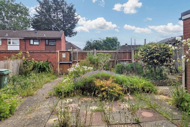 34 Lent Green Lane, Burnham, Slough, SL1 7AP 8