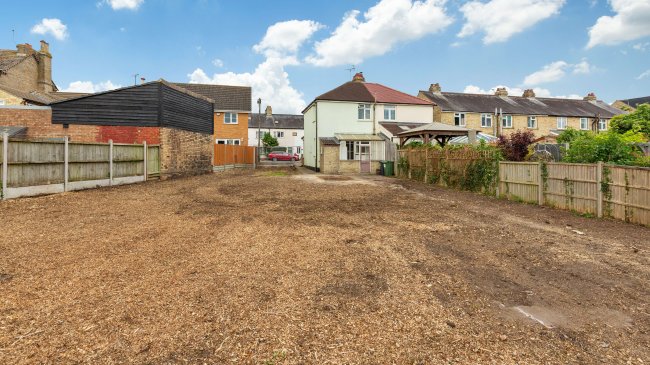 154 Hitchin Street, Biggleswade, Bedfordshire, SG18 8BP 9