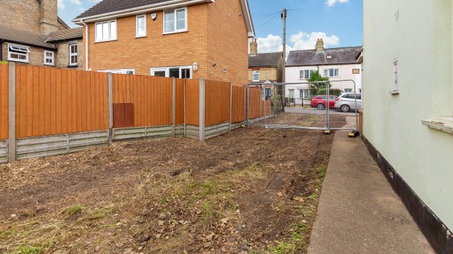 154 Hitchin Street, Biggleswade, Bedfordshire, SG18 8BP 9