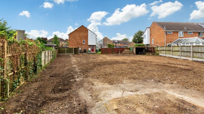 154 Hitchin Street, Biggleswade, Bedfordshire, SG18 8BP 9