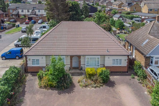 Park Villa, 23 Park Lane, South Ockendon RM15 4UB 3