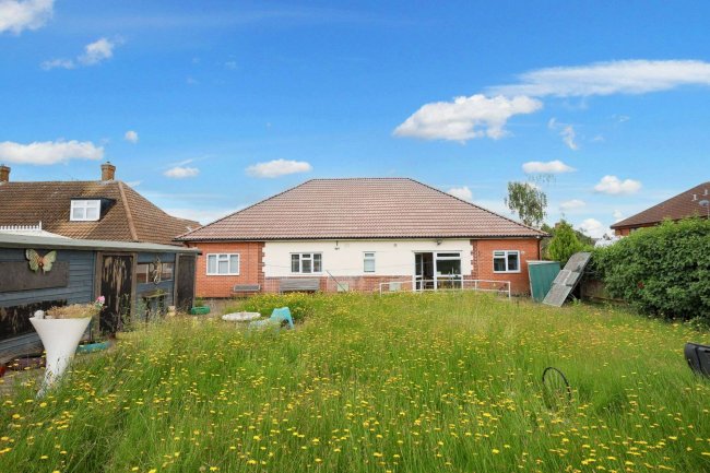 Park Villa, 23 Park Lane, South Ockendon RM15 4UB 3