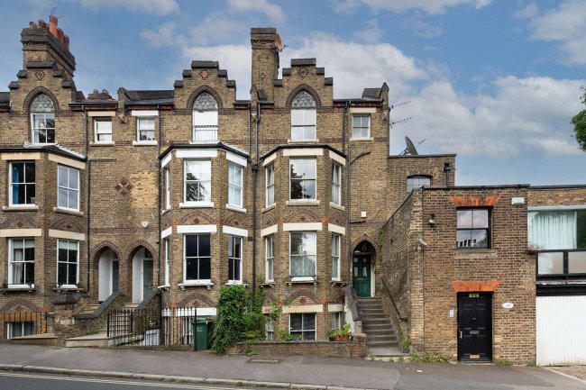 1 and 1A Branch Hill, Hampstead, London, NW3 7LT 4