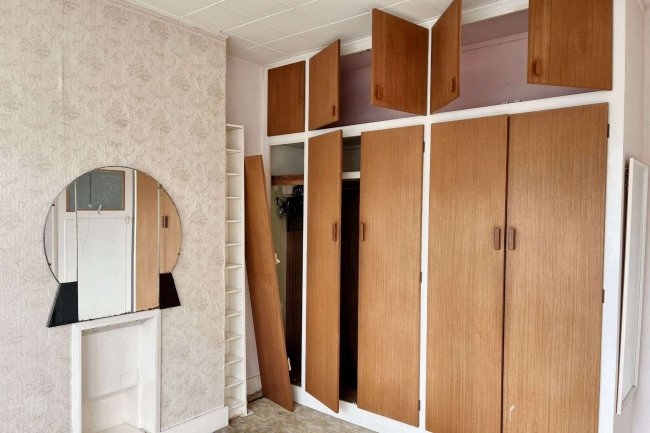 18 Gaston Road, Mitcham, Surrey CR4 2LD 5