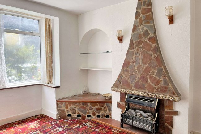 18 Gaston Road, Mitcham, Surrey CR4 2LD 5