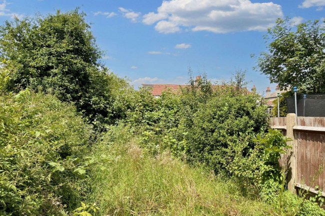 18 Gaston Road, Mitcham, Surrey CR4 2LD 5