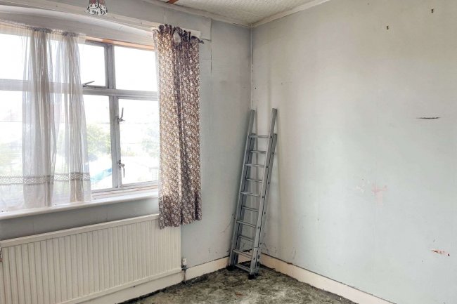 18 Gaston Road, Mitcham, Surrey CR4 2LD 5