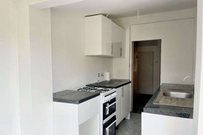 18 Gaston Road, Mitcham, Surrey CR4 2LD 5