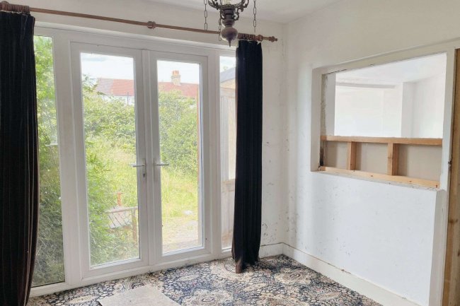 18 Gaston Road, Mitcham, Surrey CR4 2LD 5