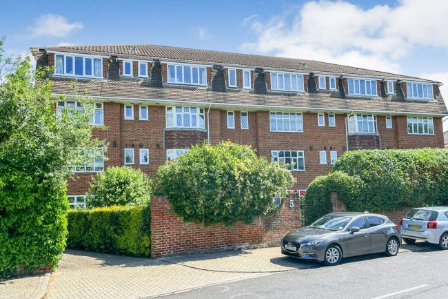 Flat 34 Marlborough House, 5 Inner Park Road, Wimbledon, London SW19 6DX 10