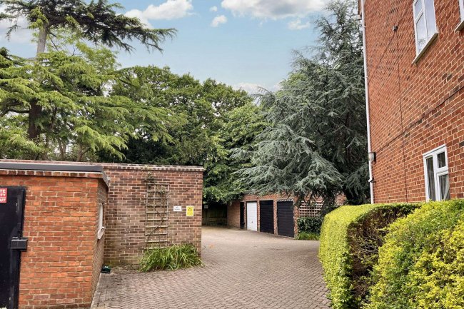 Flat 34 Marlborough House, 5 Inner Park Road, Wimbledon, London SW19 6DX 10