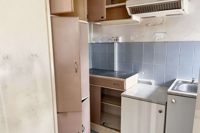 Flat 34 Marlborough House, 5 Inner Park Road, Wimbledon, London SW19 6DX 10