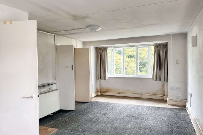 Flat 34 Marlborough House, 5 Inner Park Road, Wimbledon, London SW19 6DX 10
