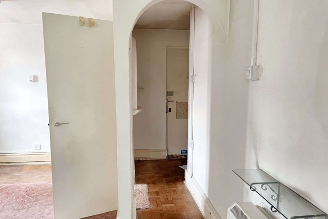 Flat 34 Marlborough House, 5 Inner Park Road, Wimbledon, London SW19 6DX 10