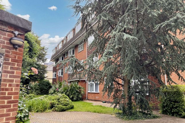 Flat 34 Marlborough House, 5 Inner Park Road, Wimbledon, London SW19 6DX 10