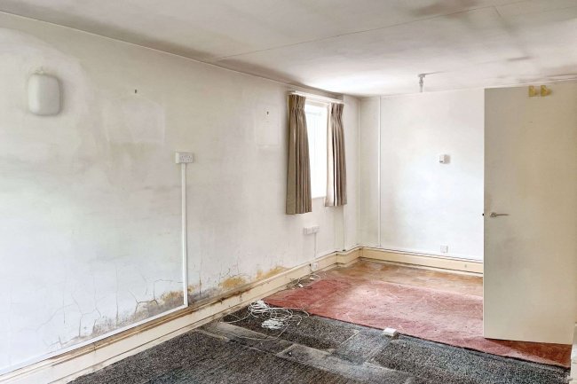 Flat 34 Marlborough House, 5 Inner Park Road, Wimbledon, London SW19 6DX 10