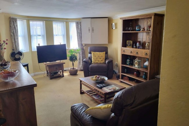 9 - 11 Elmsleigh Road, Paignton, Torbay, TQ4 5AX 3