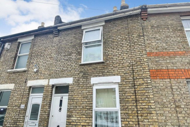 14 Constitution Road, Chatham, Kent. ME5 7DN 5