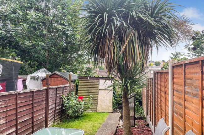 14 Constitution Road, Chatham, Kent. ME5 7DN 5