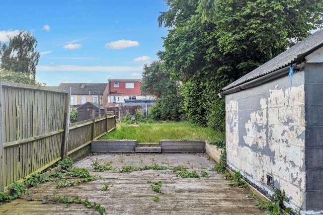 84 Ridge Way, Crayford DA1 3PS 1