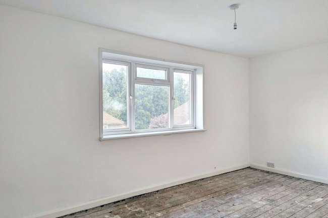 84 Ridge Way, Crayford DA1 3PS 1